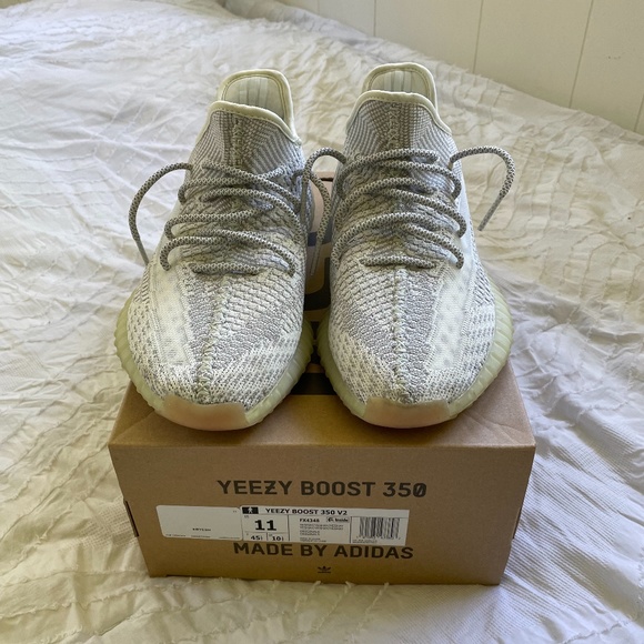Yeezy Boost 350 V2 - Picture 1 of 5